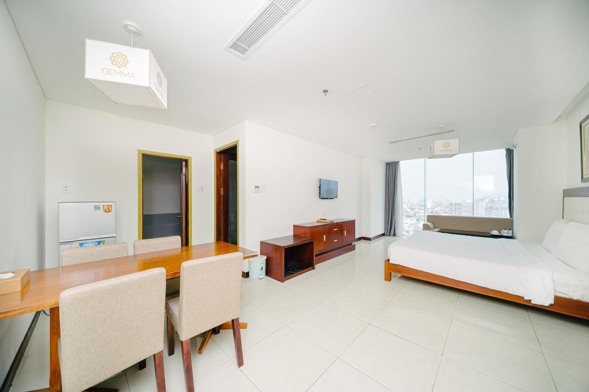 Gemma & Near Dragon Bridge Hotel 4*